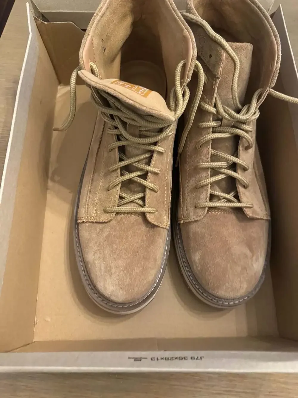 Clarks Clarkhill Hi Men’s Suede Chukka Boots – Size 11M NEW